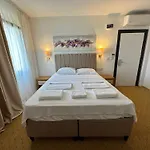 Cayir Butik מלון *