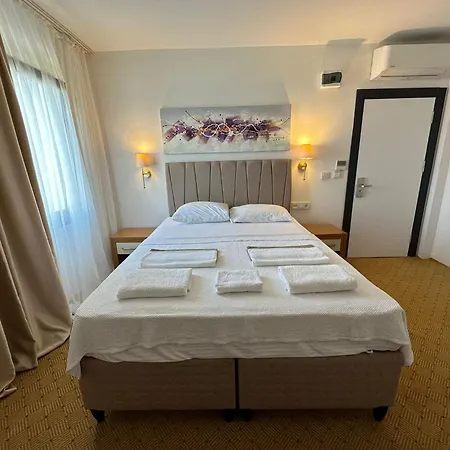 Cayir Butik Hotel *